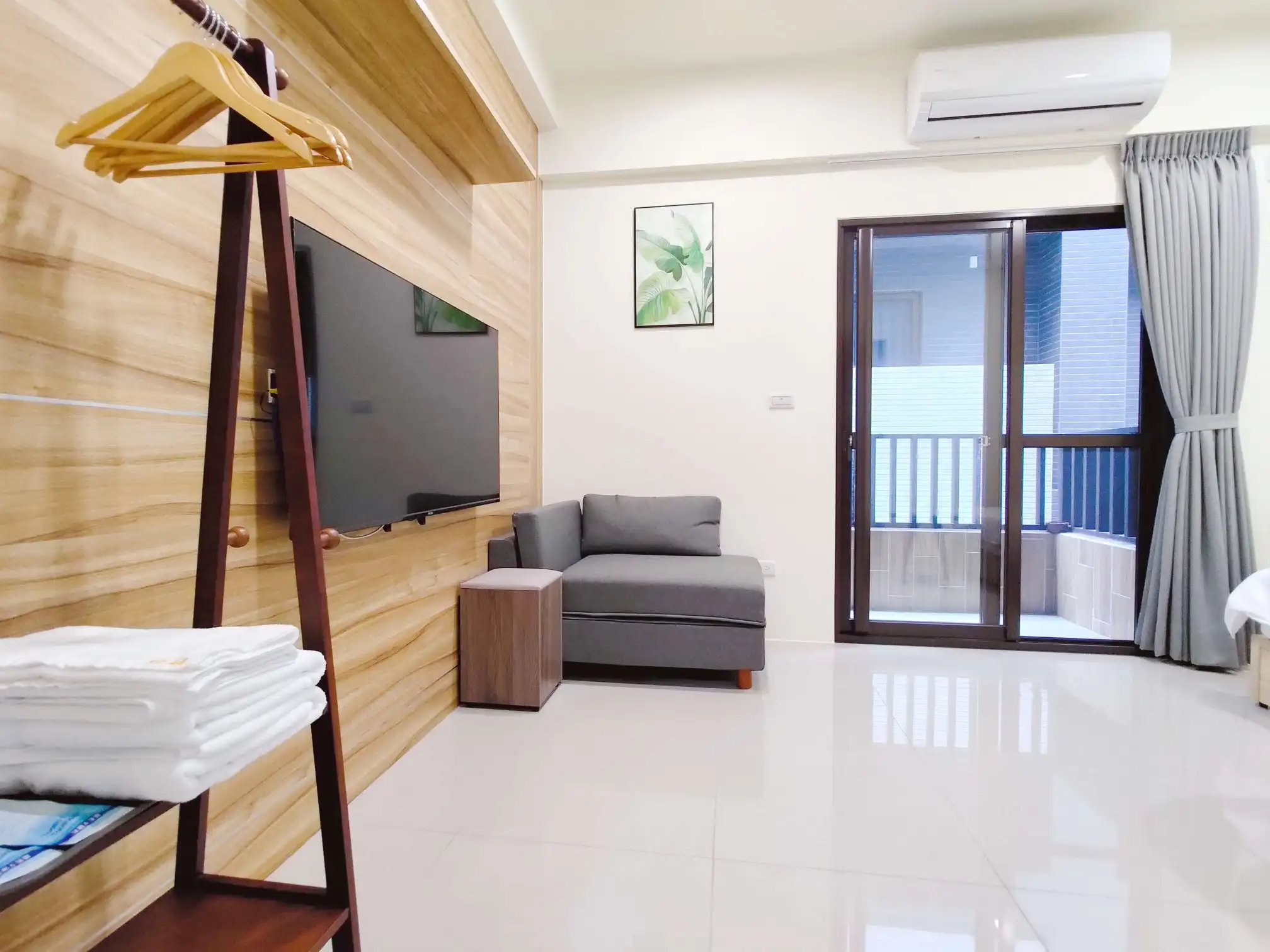 201 房內舒適沙發空間